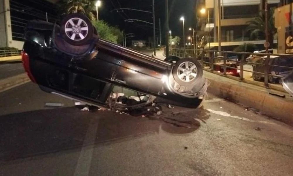 Πολύ σοβαρό τροχαίο ατύχημα στην Καλλιθέα - Βγήκε μόνος του ο οδηγός